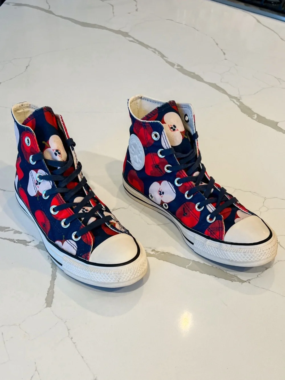 Converse Chuck Taylor All Star Apple Print Red Blue High Top Sneakers Womens 7 - Picture 2 of 14